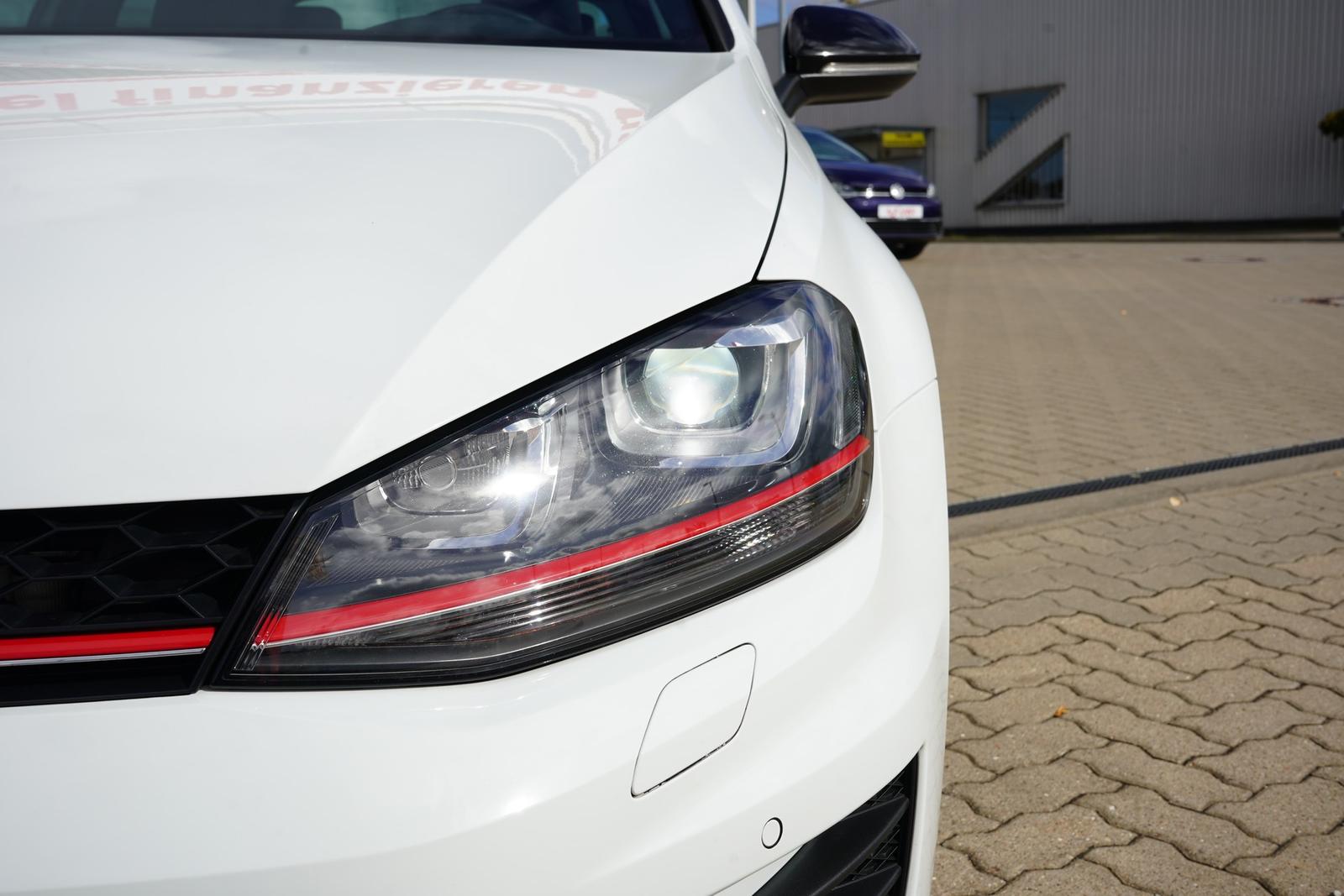 Volkswagen Golf VII 2.0 GTI Sitzheizung Klimaaut. PDC AHK