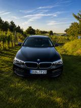 BMW 530i xDrive Touring A - - BMW 530 mit Benzin-Antrieb: Teilleder, Scheckheftgepflegt
