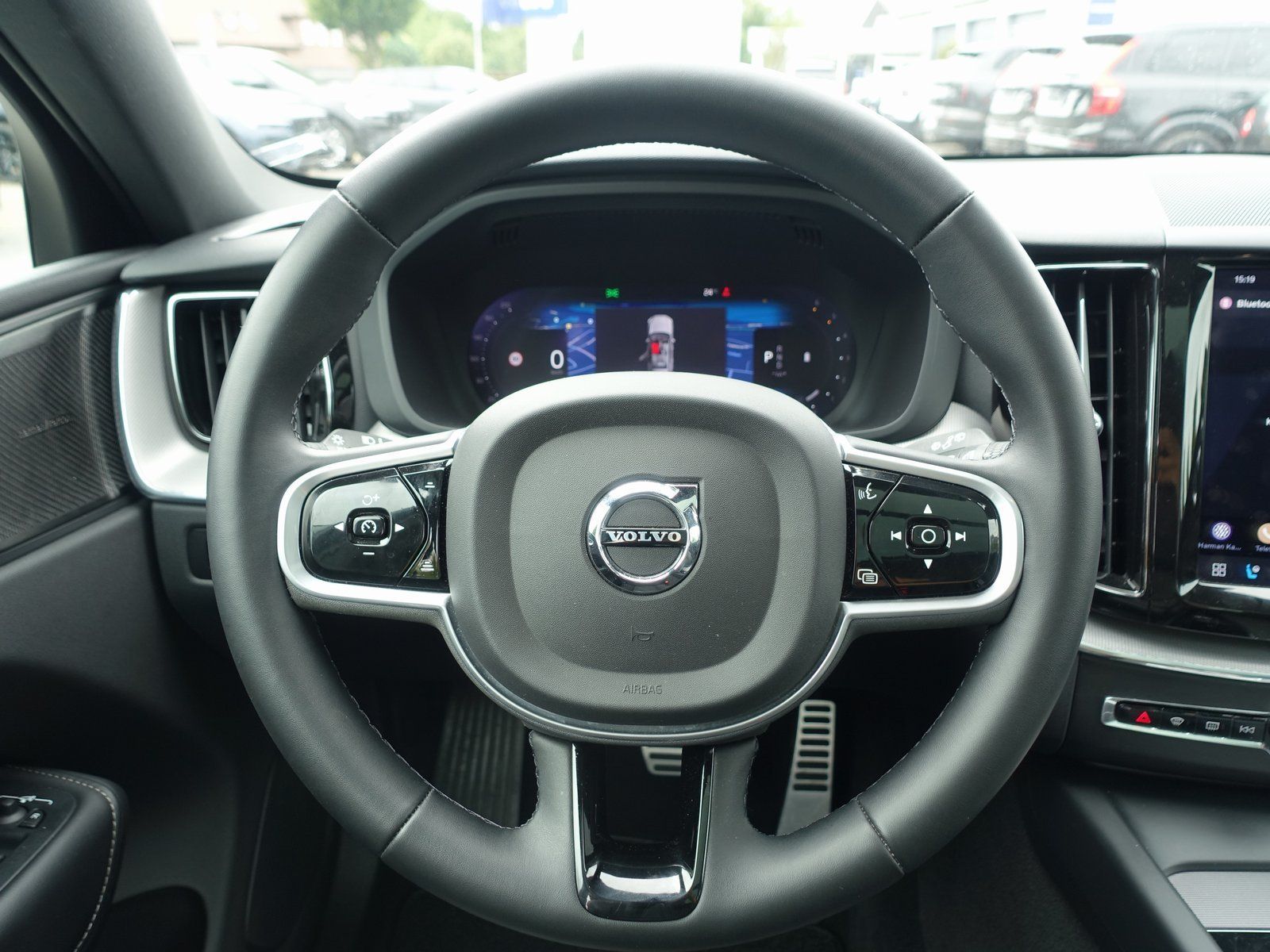 Volvo XC60 B4 Diesel R-Design 2WD Panorama H&K AHK LED foto 14