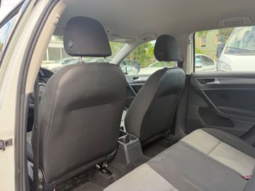 Volkswagen Golf - 9