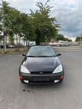 Ford Focus 1.6 - Ford Focus aus 2000: 1.6