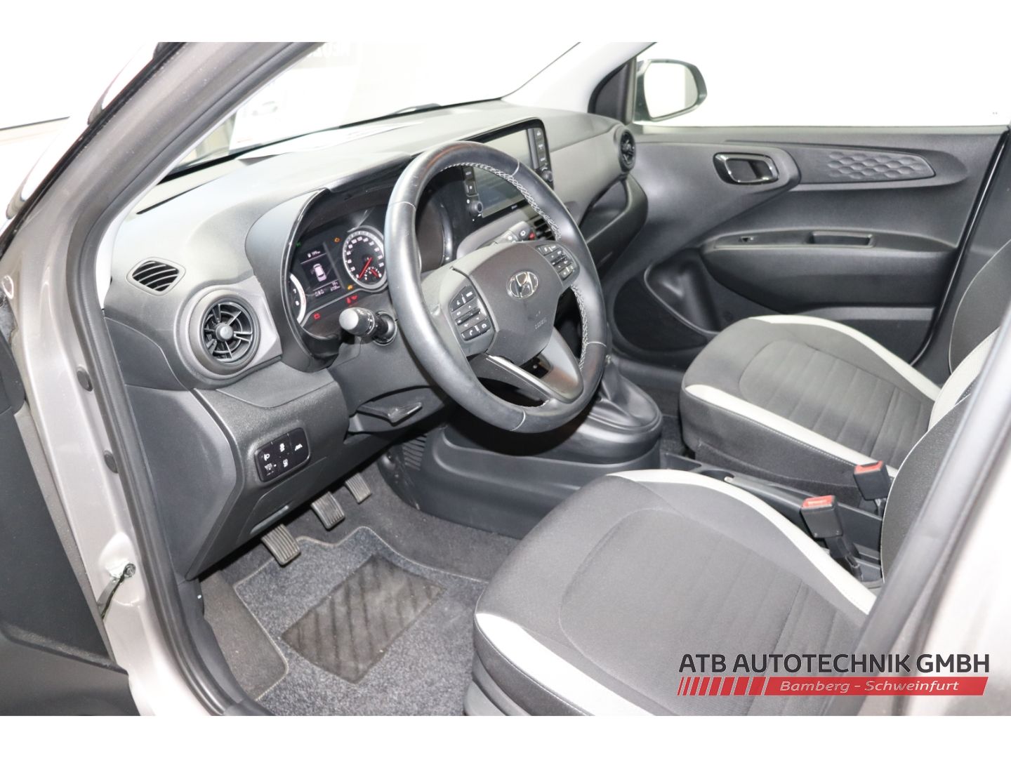 Fahrzeugabbildung Hyundai i10 Trend 1.2l PDC SHZ LenkradHZG Klima Apple Ca