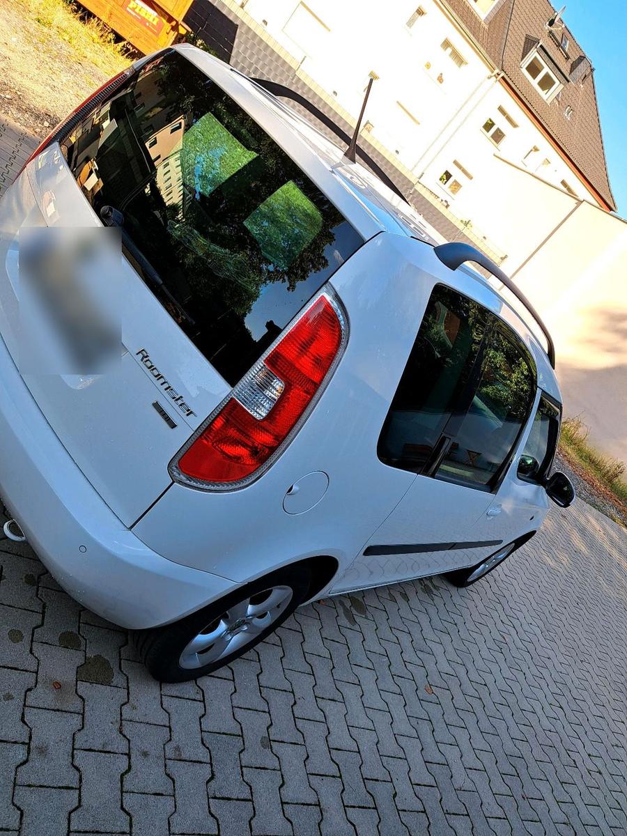 Skoda Roomster 2012 — rear view