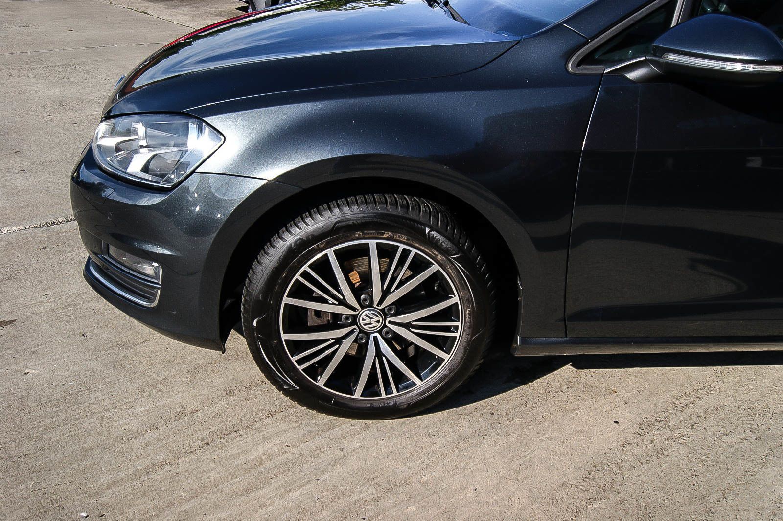 Fahrzeugabbildung Volkswagen Golf VII Allstar 16TDI NAVIGATION SIHZG TEMPOMAT
