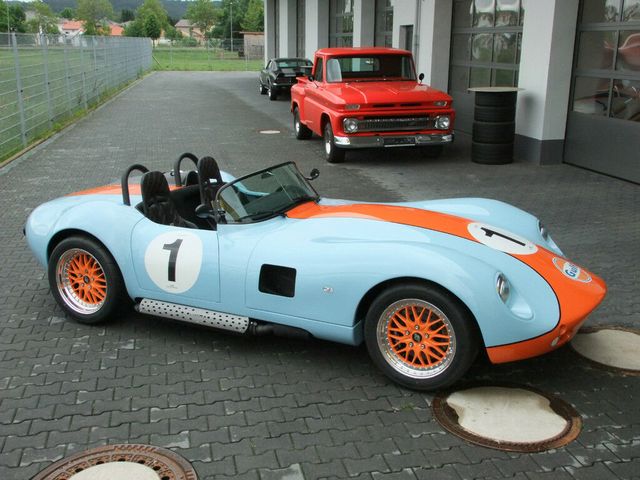 Andere Lucra LC 470 Roadster V8