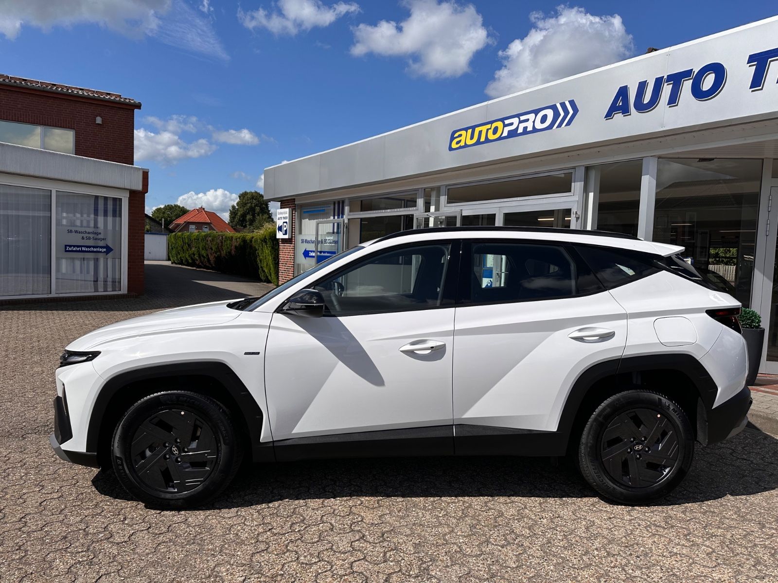 Fahrzeugabbildung Hyundai TUCSON Black-Line Hybrid 1.6 T-GDi DCT SHZG/RFK