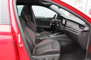 Fahrzeugabbildung SKODA Octavia Combi RS First Edition Pano ACC Memory