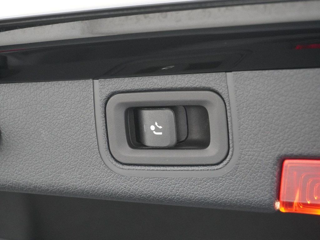 Mercedes-Benz A 200 AMG Business Solution | AHK Wegklapbaar |