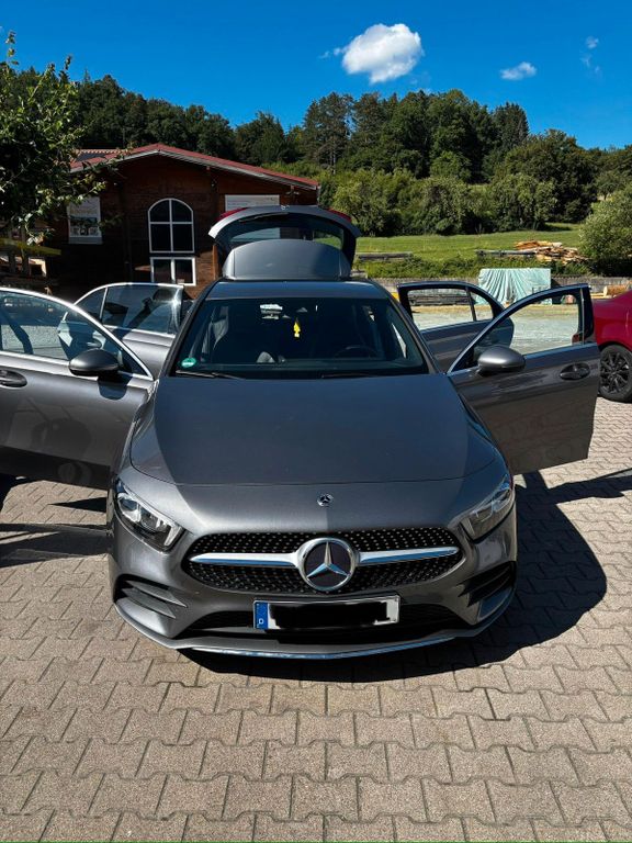 Image of Mercedes-Benz E 200