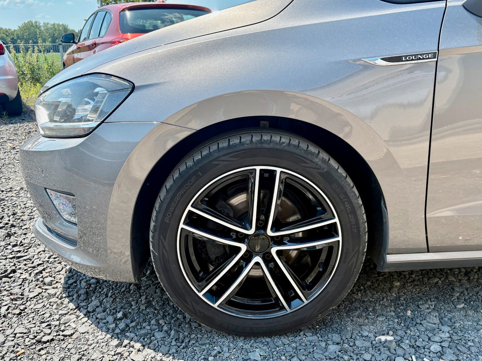Fahrzeugabbildung Volkswagen Golf Sportsvan 2.0 TDI VII Lounge Xenon AHK ACC