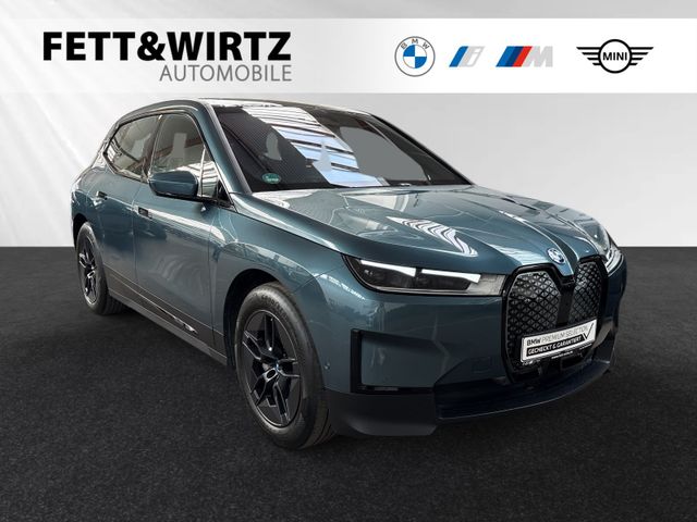 BMW iX xDrive40 Inkl. € 1.190 Zubehörbonus*SkyLounge