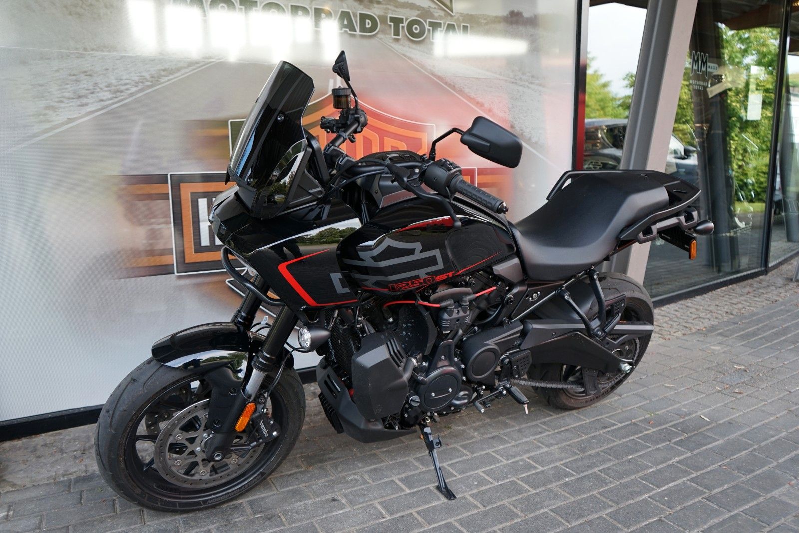 Fahrzeugabbildung Harley-Davidson Pan America 1250 ST-17 Zoll-Supermoto-Neuwertig
