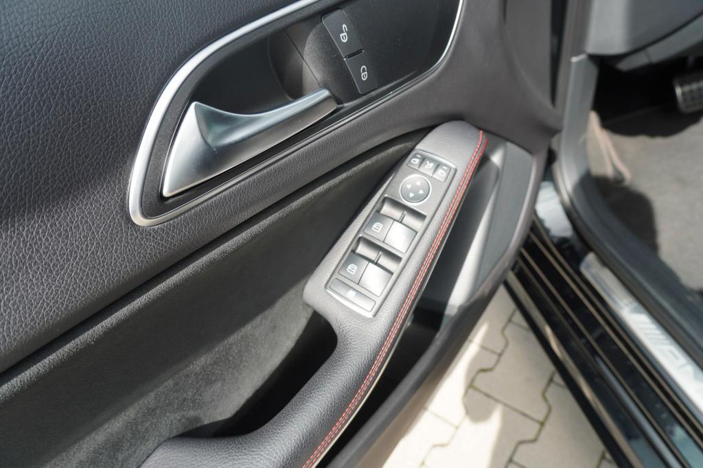 Mercedes-Benz A 45 AMG