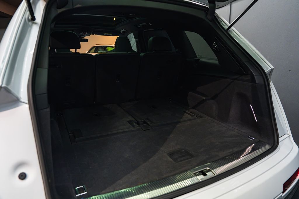 AUDI Q7 50 TDI competition plus*AHK*HU*B&O*PANO*VOLL AUDI Q7 50 TDI competition plus*AHK*HU*B&O*PANO*VOLL