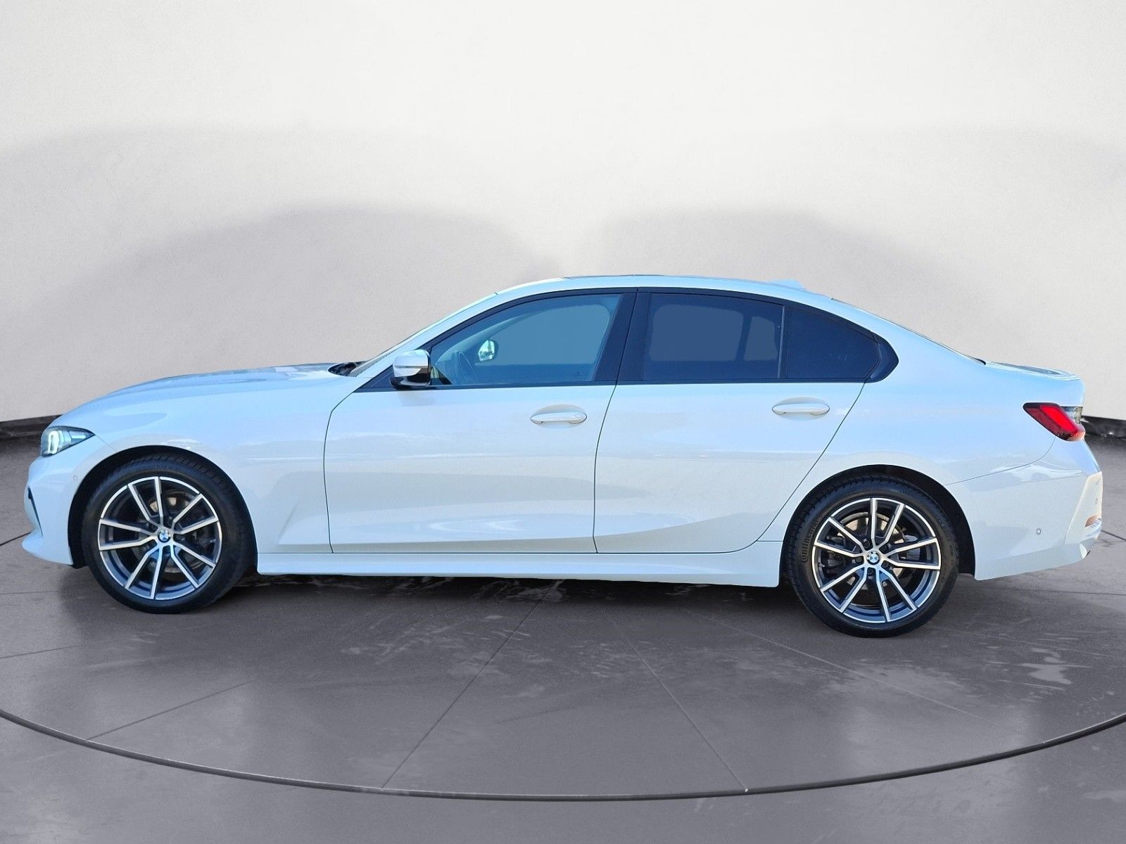 BMW 318d Automatik Innovationsp. Klimaaut. Glasdach foto 3