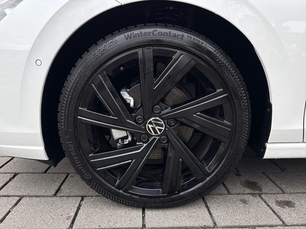 Volkswagen Golf 9