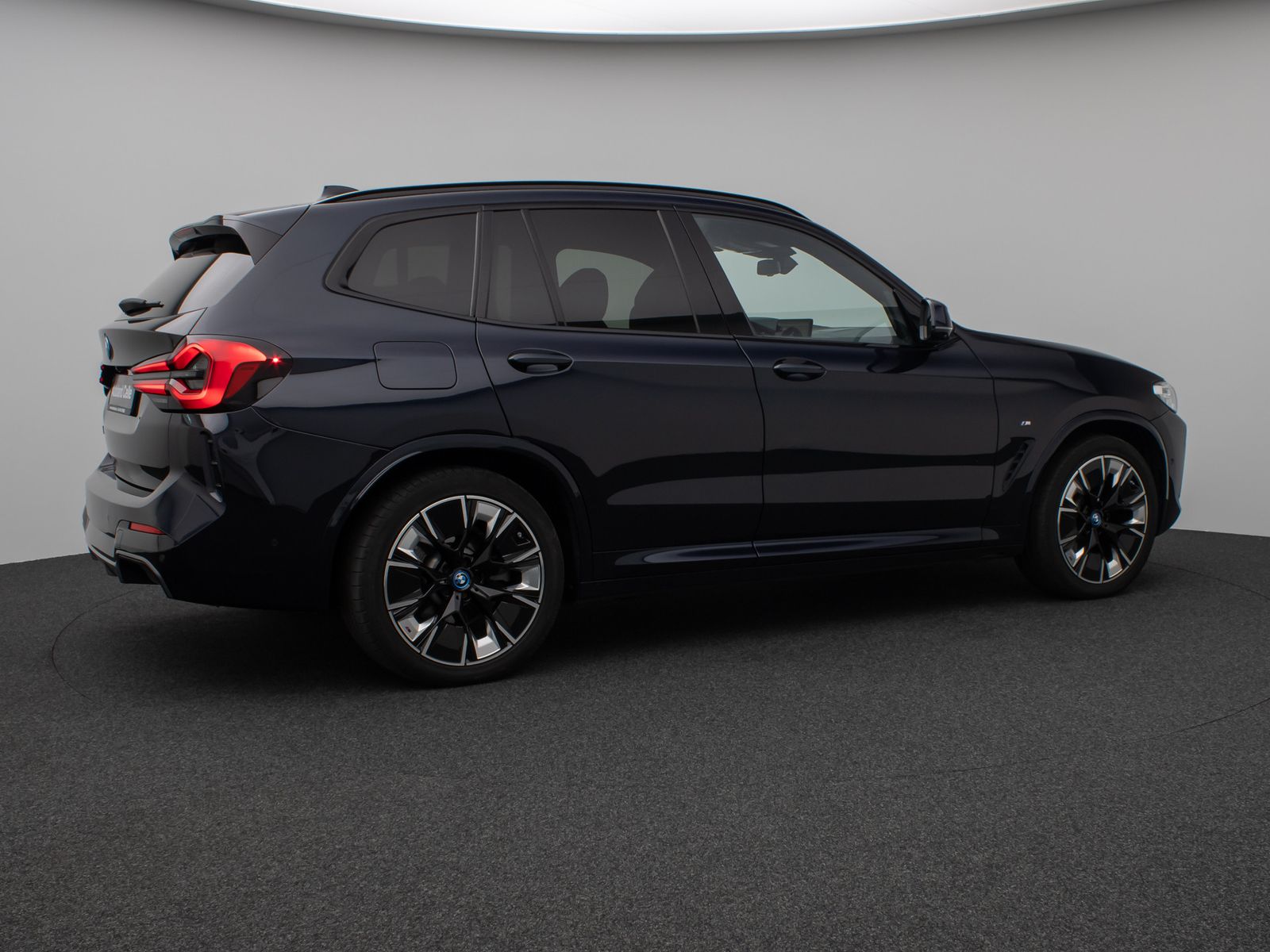 Fahrzeugabbildung BMW iX3 M Sport Impressive Panorama 360° HUD DAB H/K