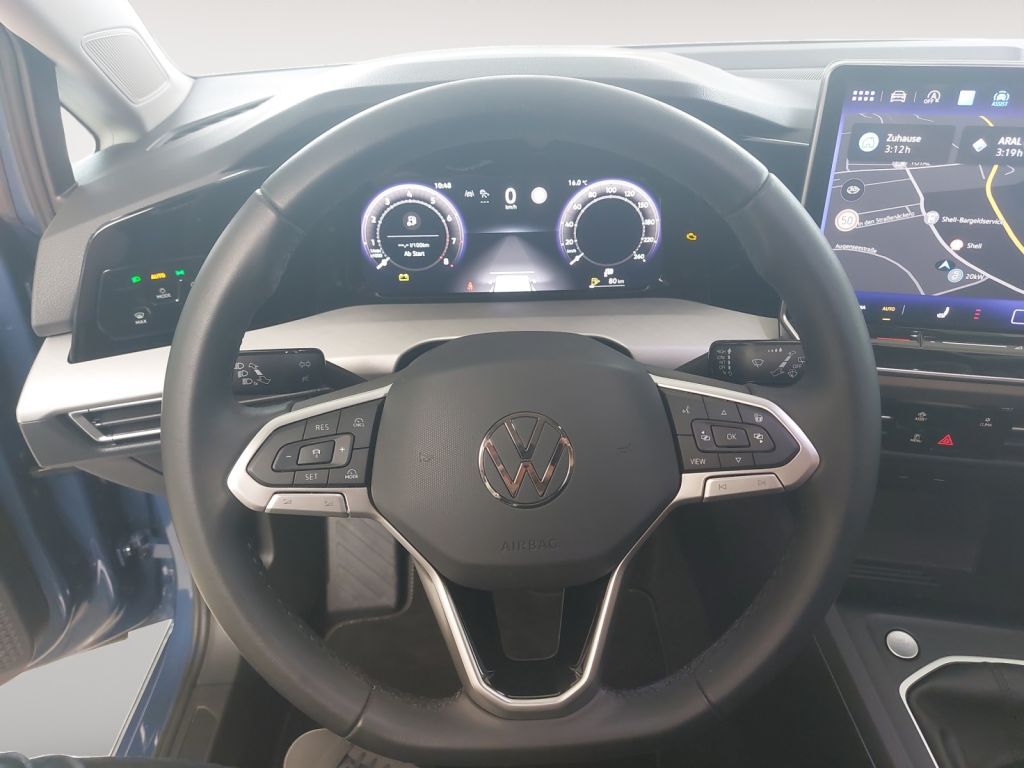 Fahrzeugabbildung Volkswagen Golf Variant 1.5 TSI Life AHZV Navi LED