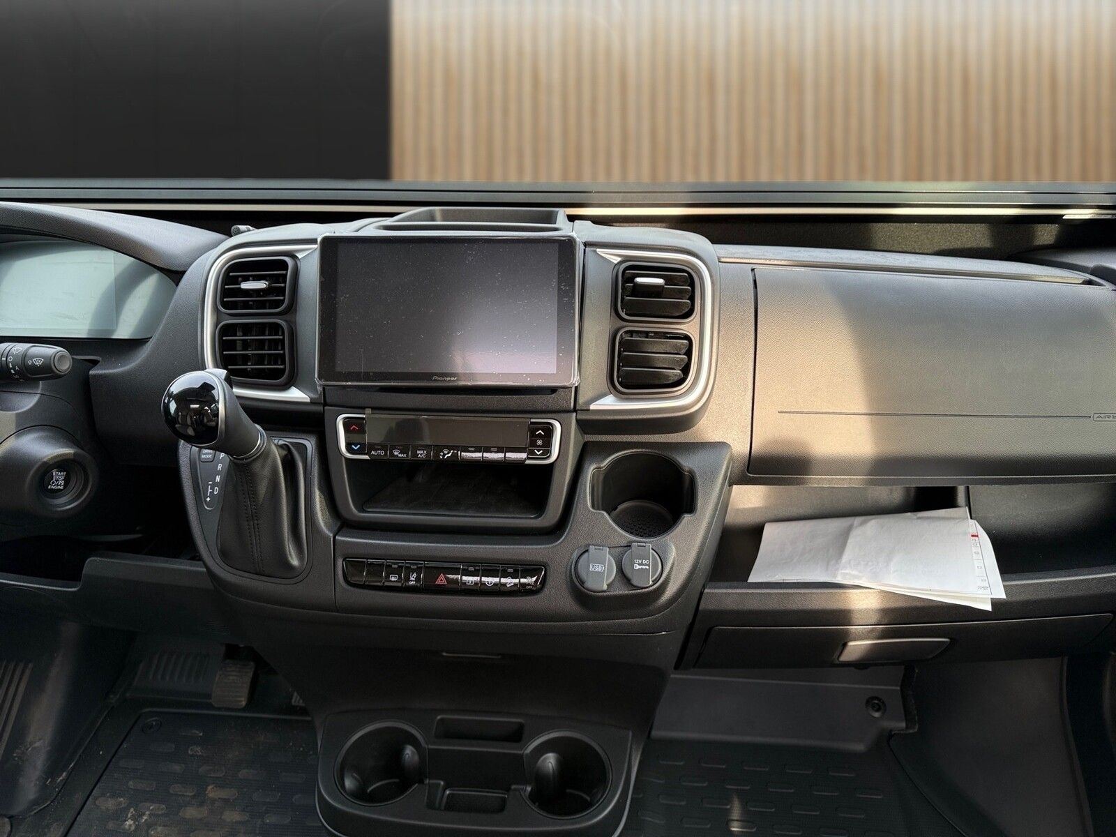 Fahrzeugabbildung Eura Mobil Van V 635 EB Automatik, Klimaauto., Solar, RFK