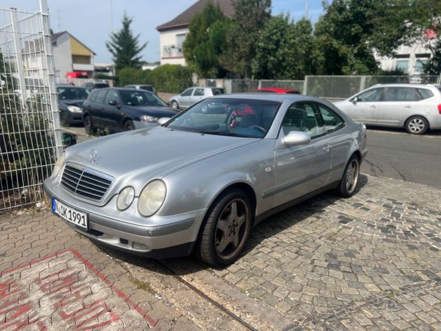 Mercedes-Benz CLK 320 AVANTGARDE