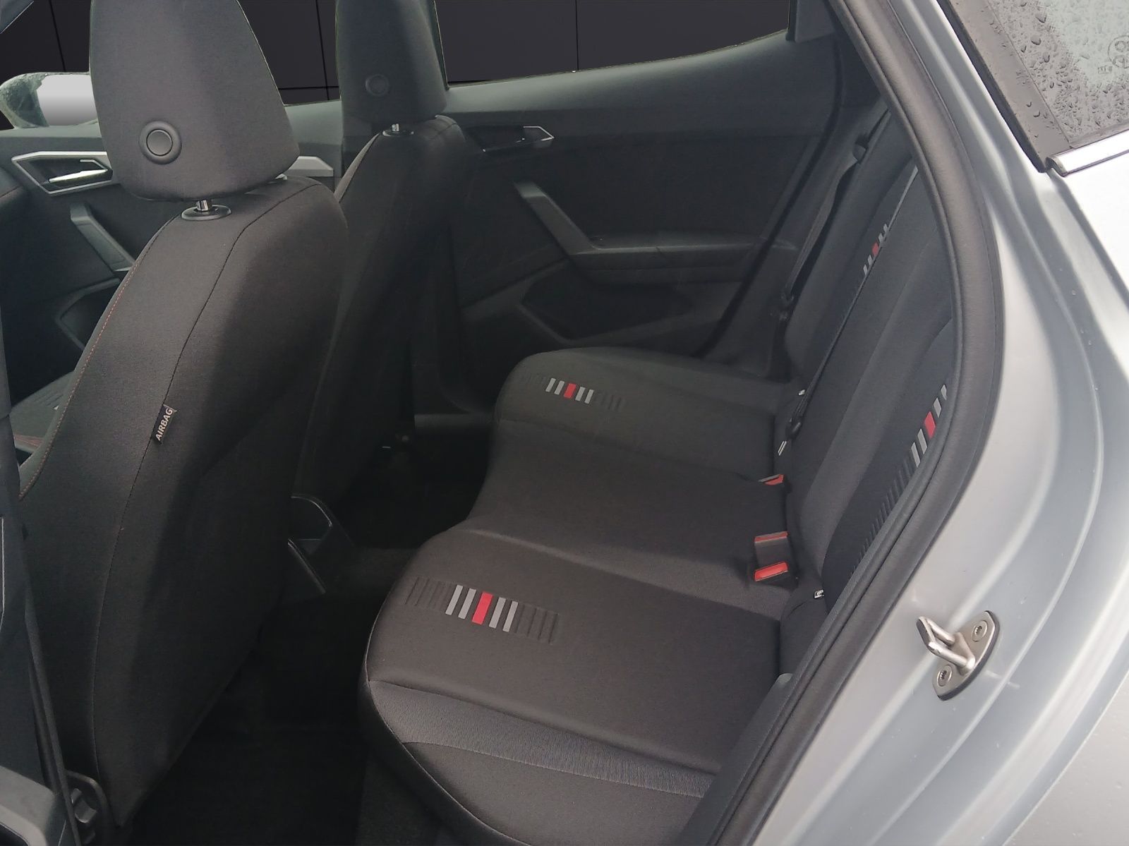 Fahrzeugabbildung SEAT Arona TSI FR-Line DSG LED Navi ACC Park-Assist S