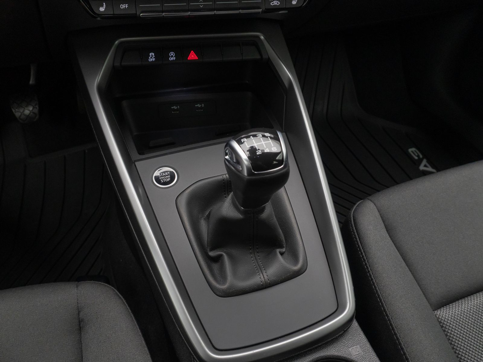 Fahrzeugabbildung Audi A3 35 TFSI Sportback LED PDC Sound Tempomat AHK