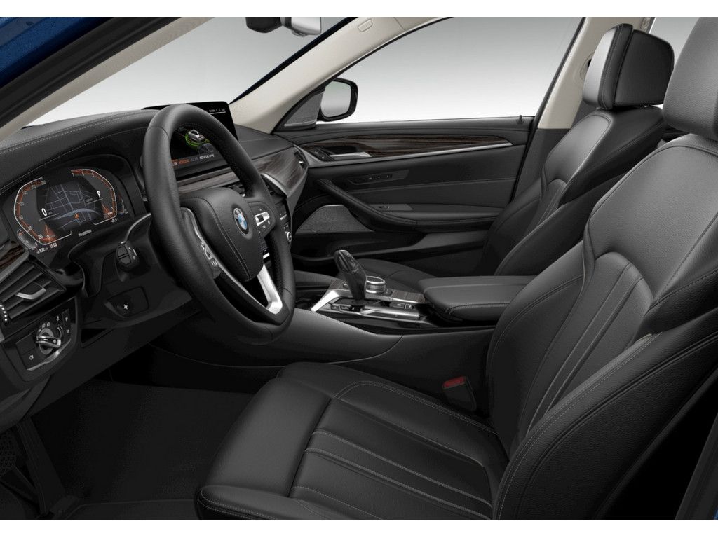 BMW 540i Touring xDrive Luxury Line FACEL. AHK HUD foto 4