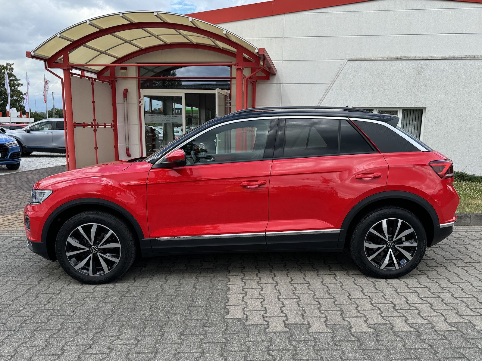 Fahrzeugabbildung Volkswagen T-Roc Sport 1.5 Beats/1.Hd/LED/Navi/ACC/Spur/VZE