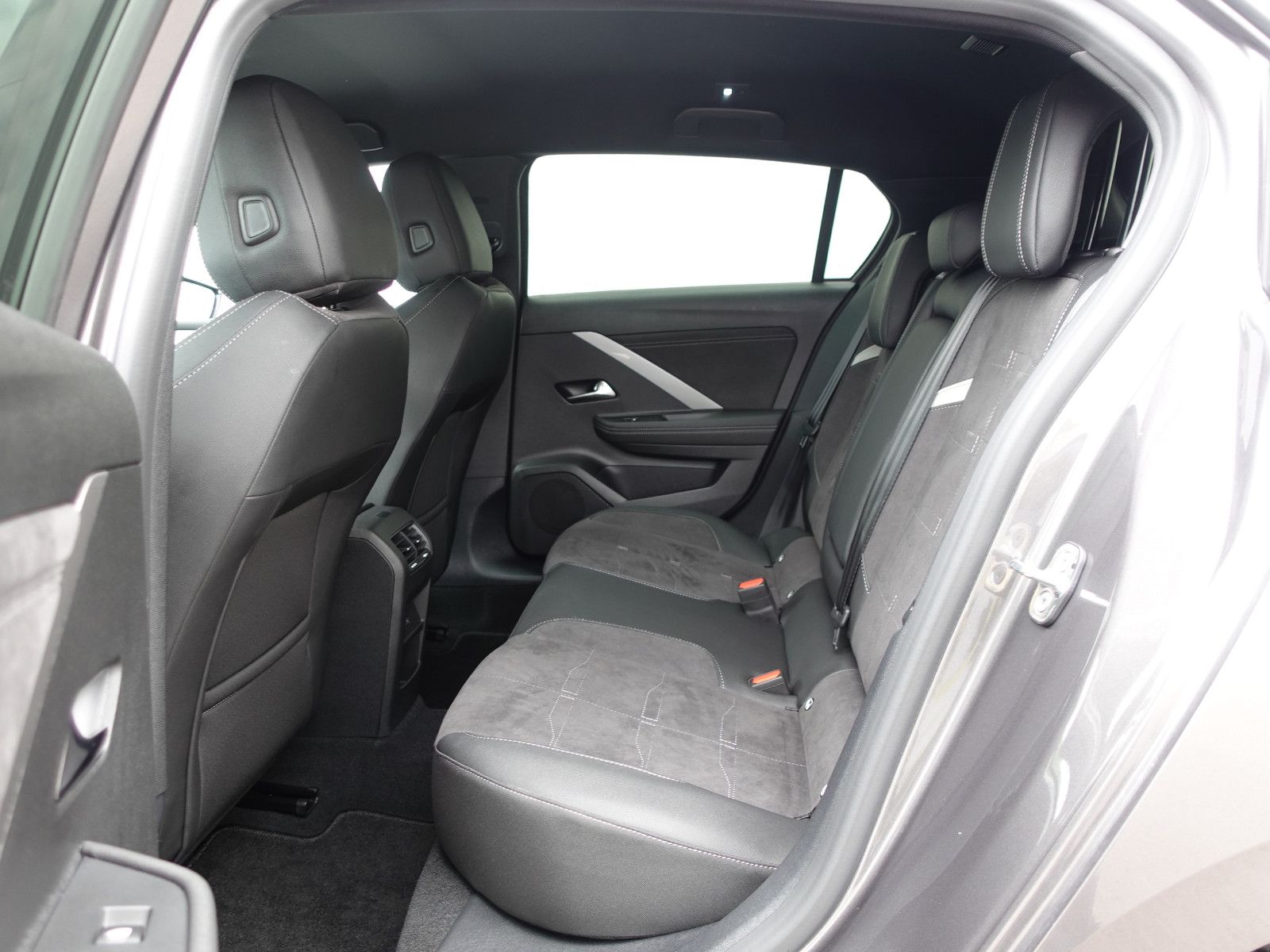 Fahrzeugabbildung Opel Astra 1.2 Turbo GS Sitzh.,PDC,Kamera,