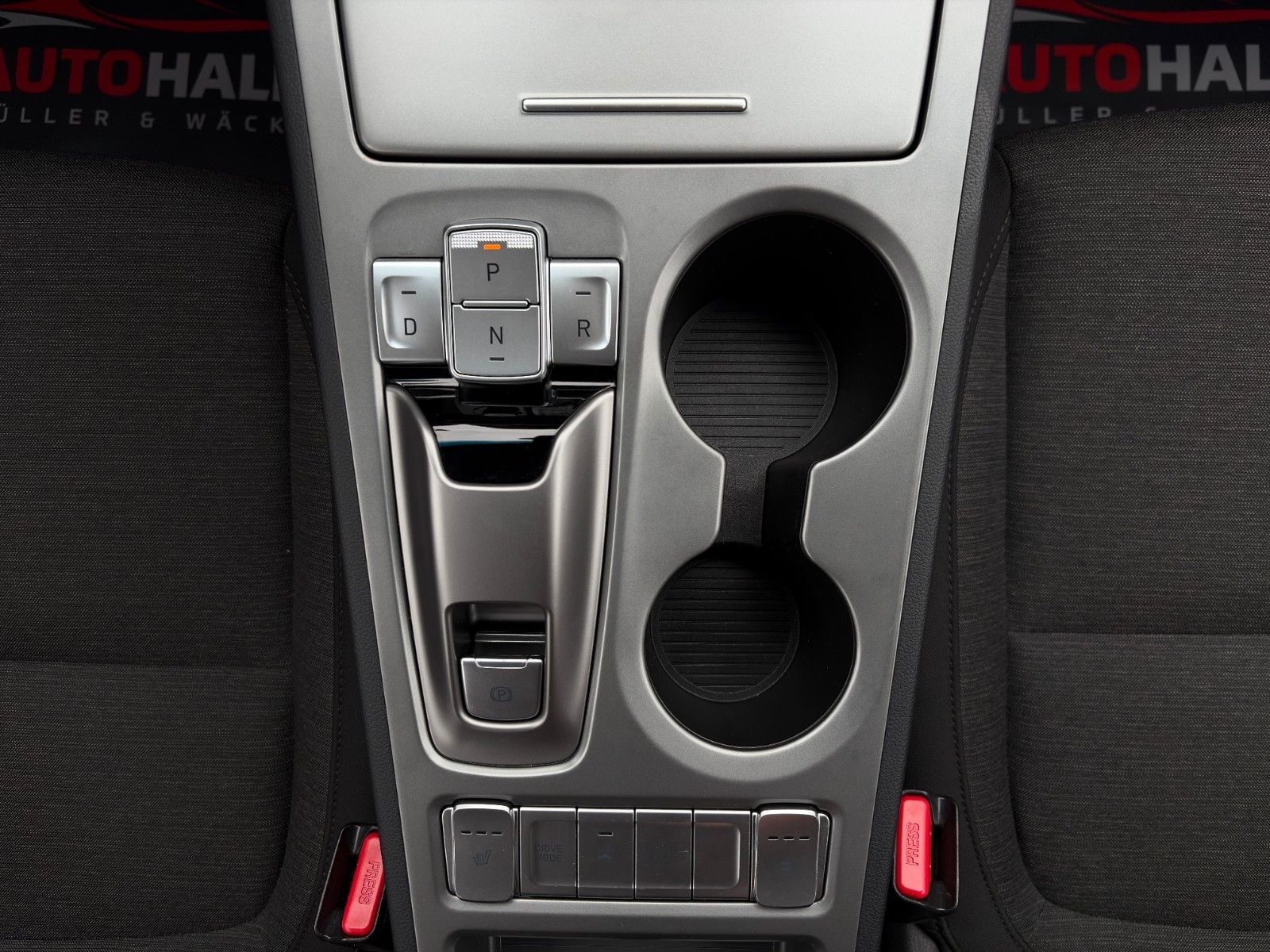 Fahrzeugabbildung Hyundai Kona Select Elektro Kamera CarPlay ACC SHZ LHZ