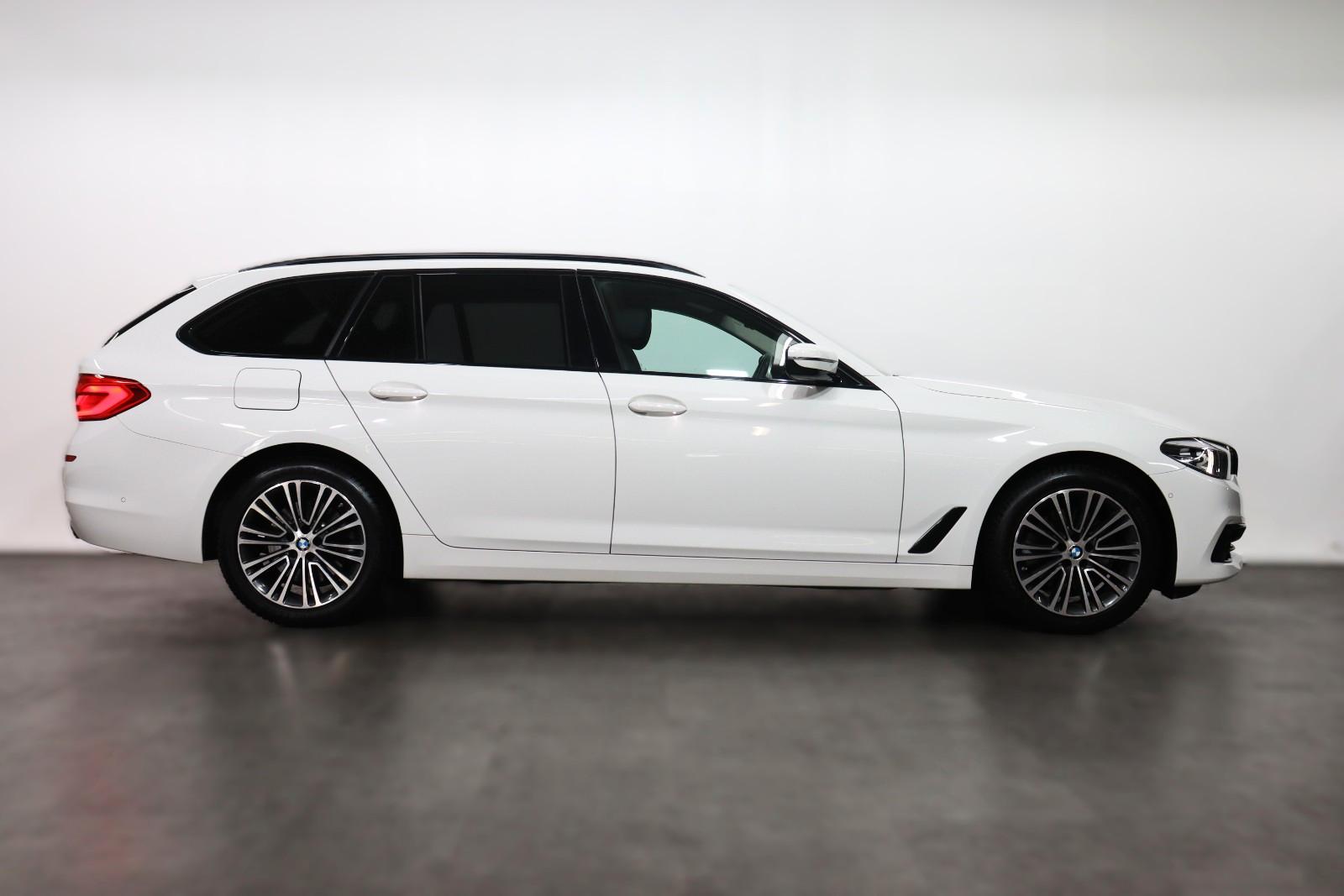 BMW 520i Sportline*SHADOW*LEDER*NAVI*LED*KAMERA