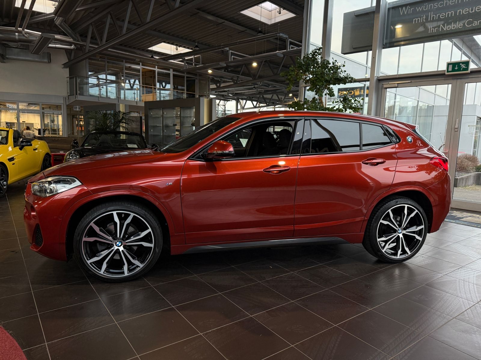Fahrzeugabbildung BMW X2 xDrive 18 d M Sport AHK LED NAVI 20"