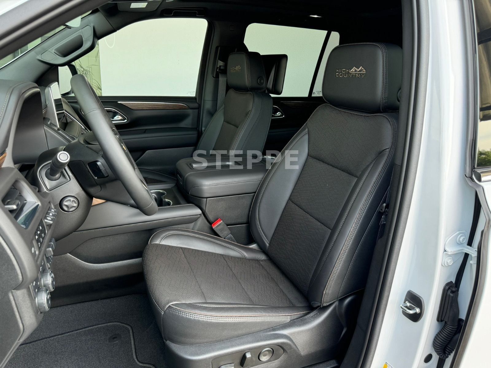 Chevrolet Tahoe 6,2 LPG  High Country AHK  22Alu