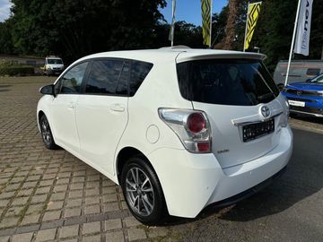 Fotografie des Toyota Verso (AUR2/ZGR2)