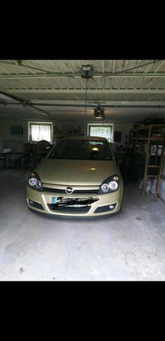 Opel astra H .2004. 142000 km . Sehr gute ...