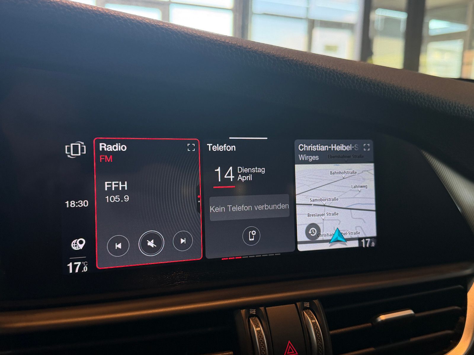 Fahrzeugabbildung Alfa Romeo Giulia Sprint /KAMERA/ALL-BLACK/CAR-PLAY