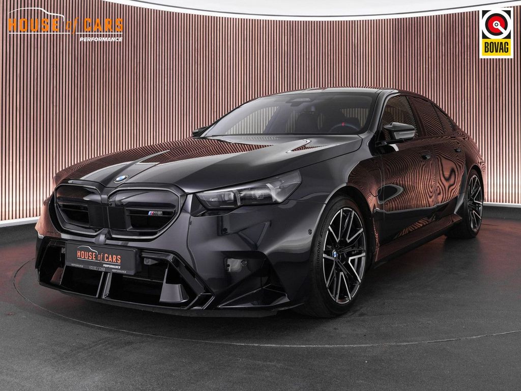 BMW M5 — hlavná fotografia