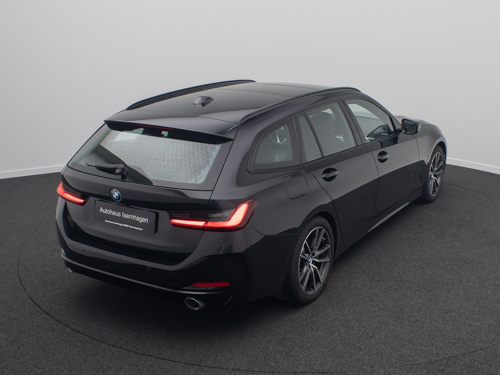 Fahrzeugabbildung BMW 330i Panoram Kamera HUD DAB H/K Komfort Alarm