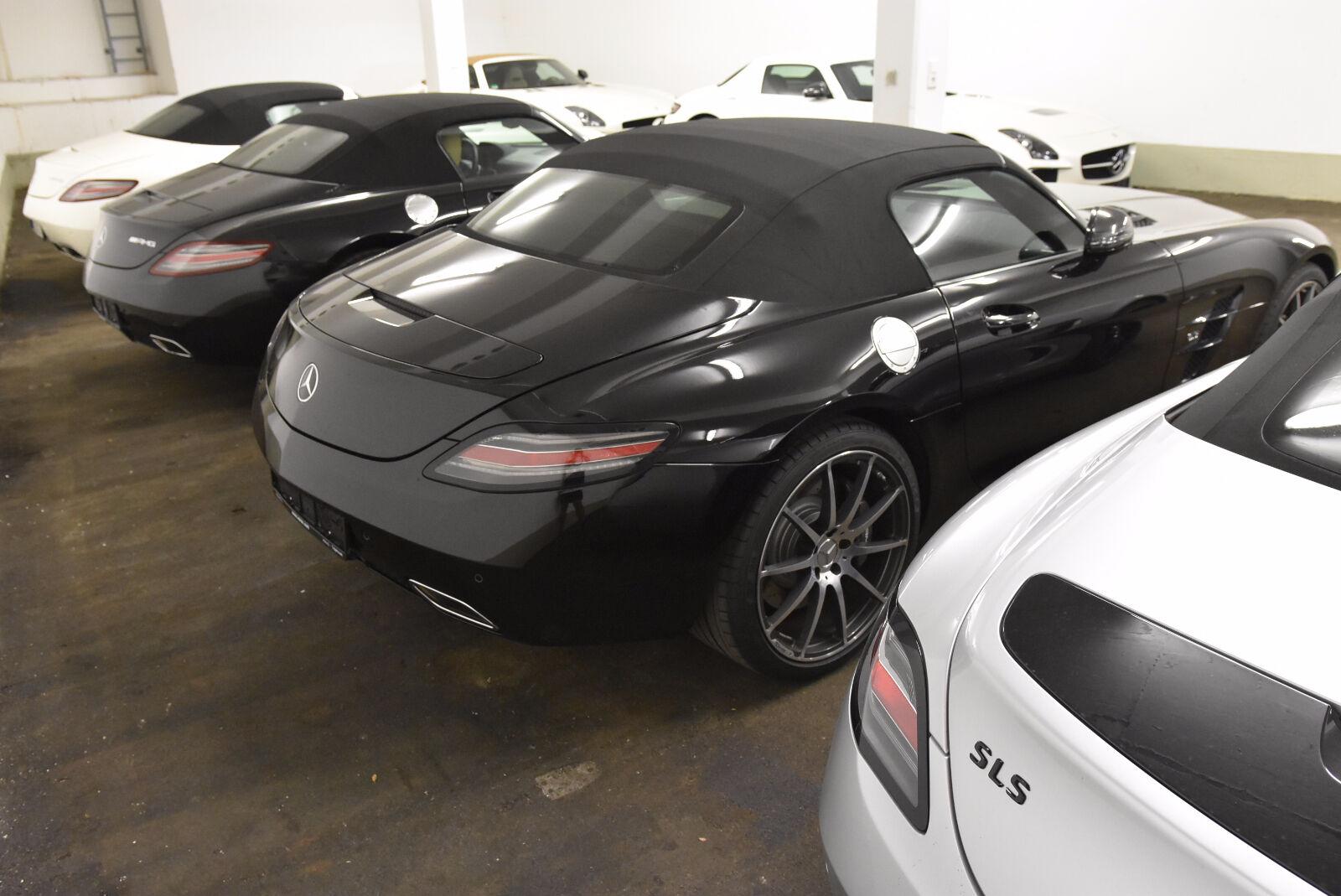 showroom-image-top