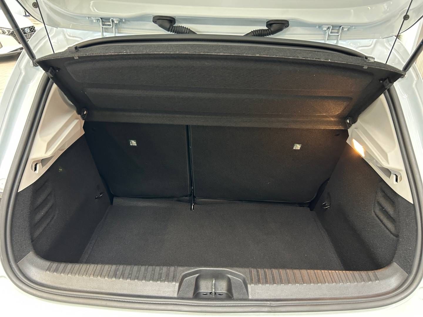 Fahrzeugabbildung Renault CLIO BUSINESS EDITION TCe 90 (MY21)