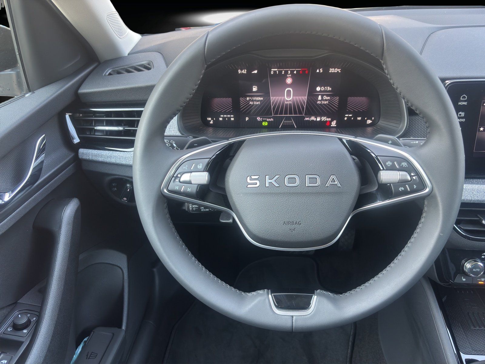 Fahrzeugabbildung SKODA Kamiq Tour 1,0 TSI 85 kW DSG RFK/LED