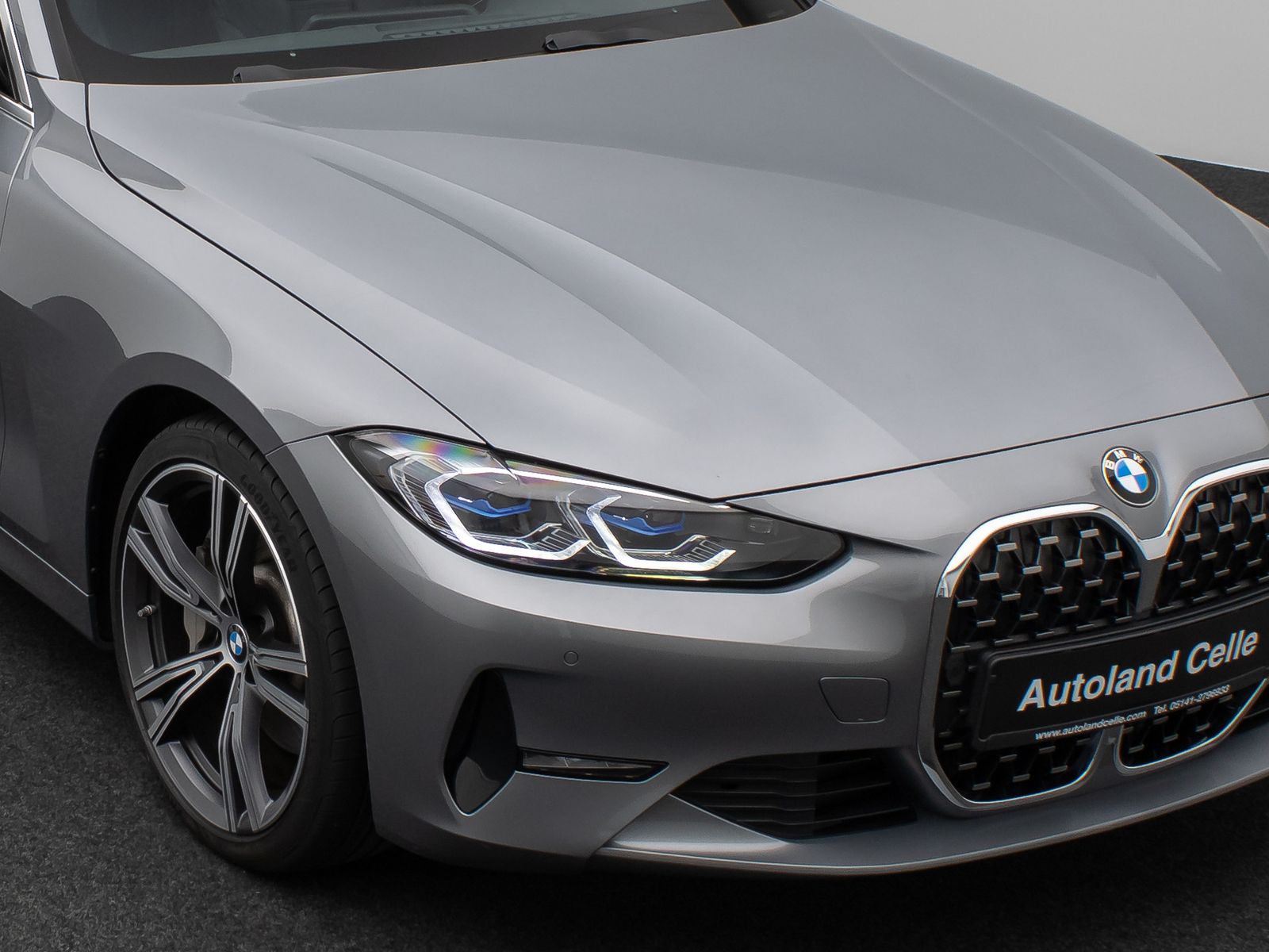 Fahrzeugabbildung BMW 430d xD Coupé Glasdach Laser DAB HiFi Komfort 19