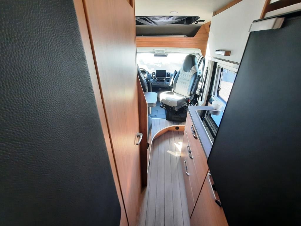 Fahrzeug Übersicht 5 Fahrzeugabbildung Weinsberg CaraBus EDITION FIRE 600 MQ Verfüg./Sparen Sie 1