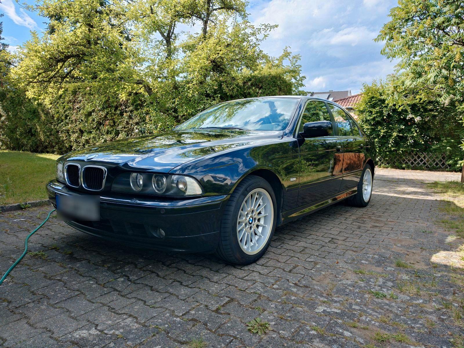 BMW 525