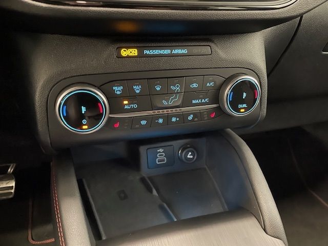 Fahrzeugabbildung Ford Kuga ST-Line X HUD Navi Digitales Cockpit Sounds