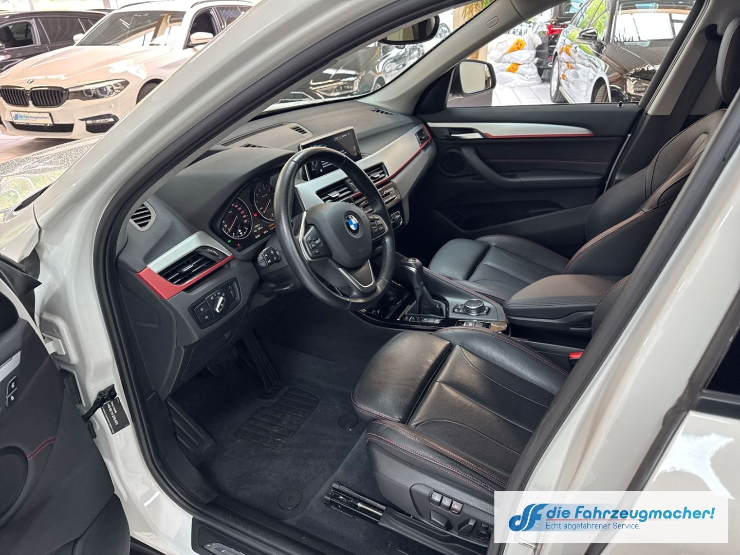 Fahrzeugabbildung BMW X1 xDrive 20 i Sport Line HUD AD Navi Memory Sit