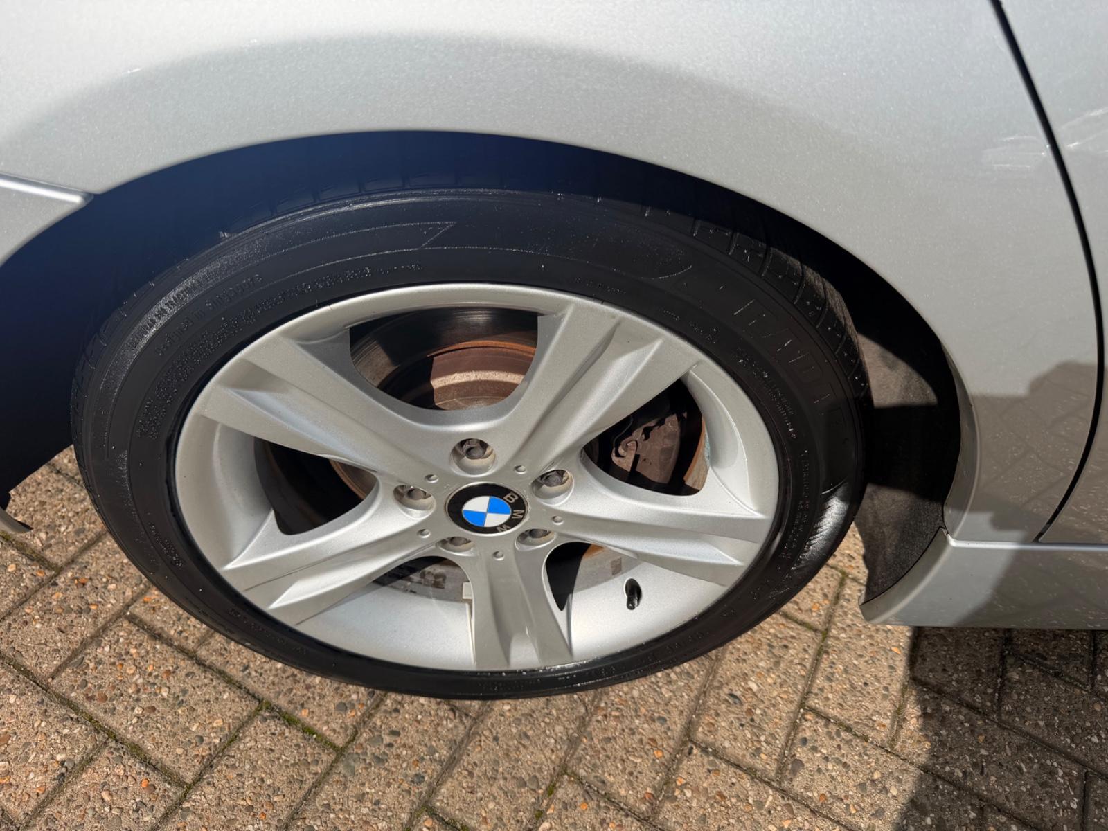 BMW 320 2008 — photo 23