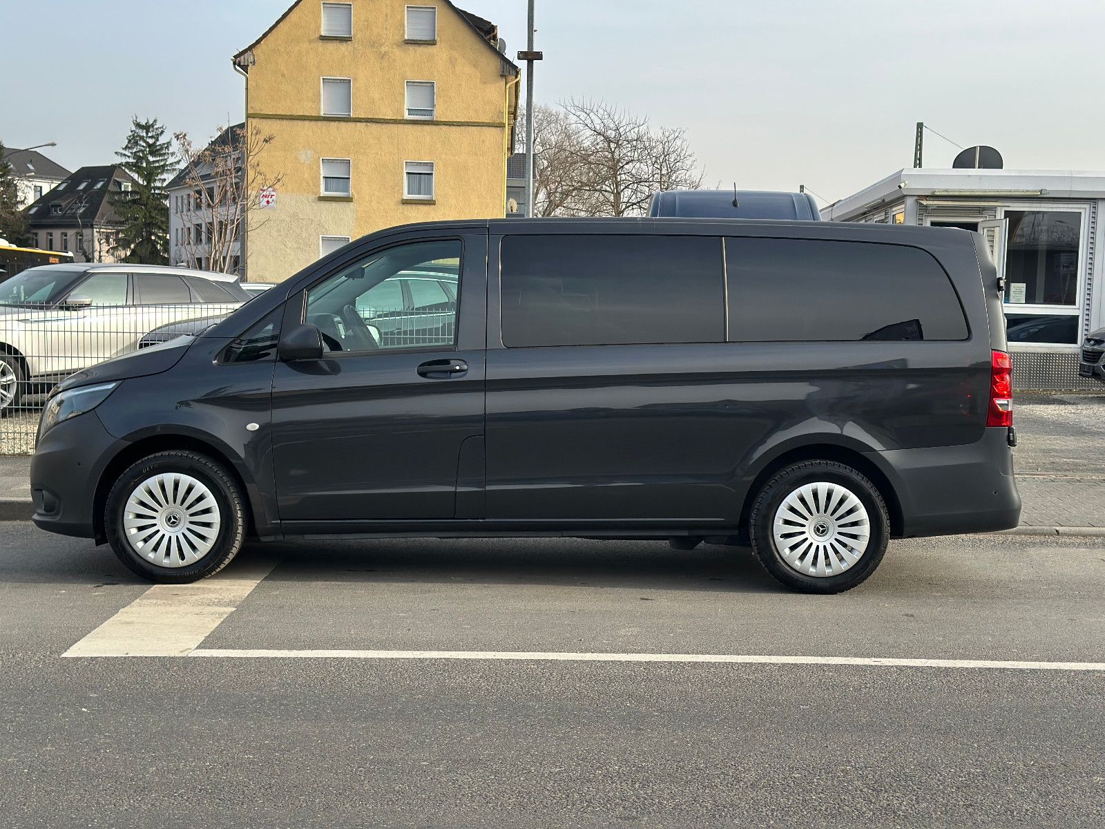 Fahrzeugabbildung Mercedes-Benz VITO TOURER 116 CDI PRO LANG*9 SITZER+KAMERA*