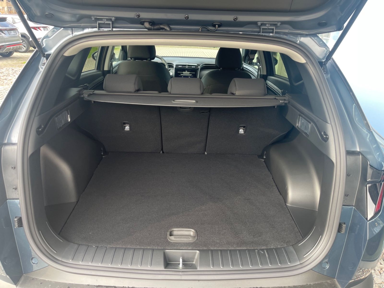 Fahrzeugabbildung Hyundai TUCSON Hybrid 230PS 1.6 T-GDI Trend LED NAVI RFK
