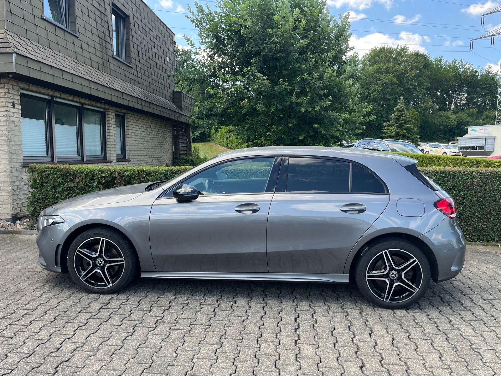 Mercedes-Benz A 250e AMG Wide Multibeam LED Night Ambiente imagem 3